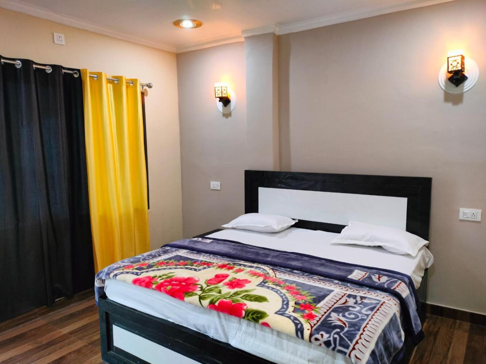 Mohit Paying Guest House Varanasi Exterior photo