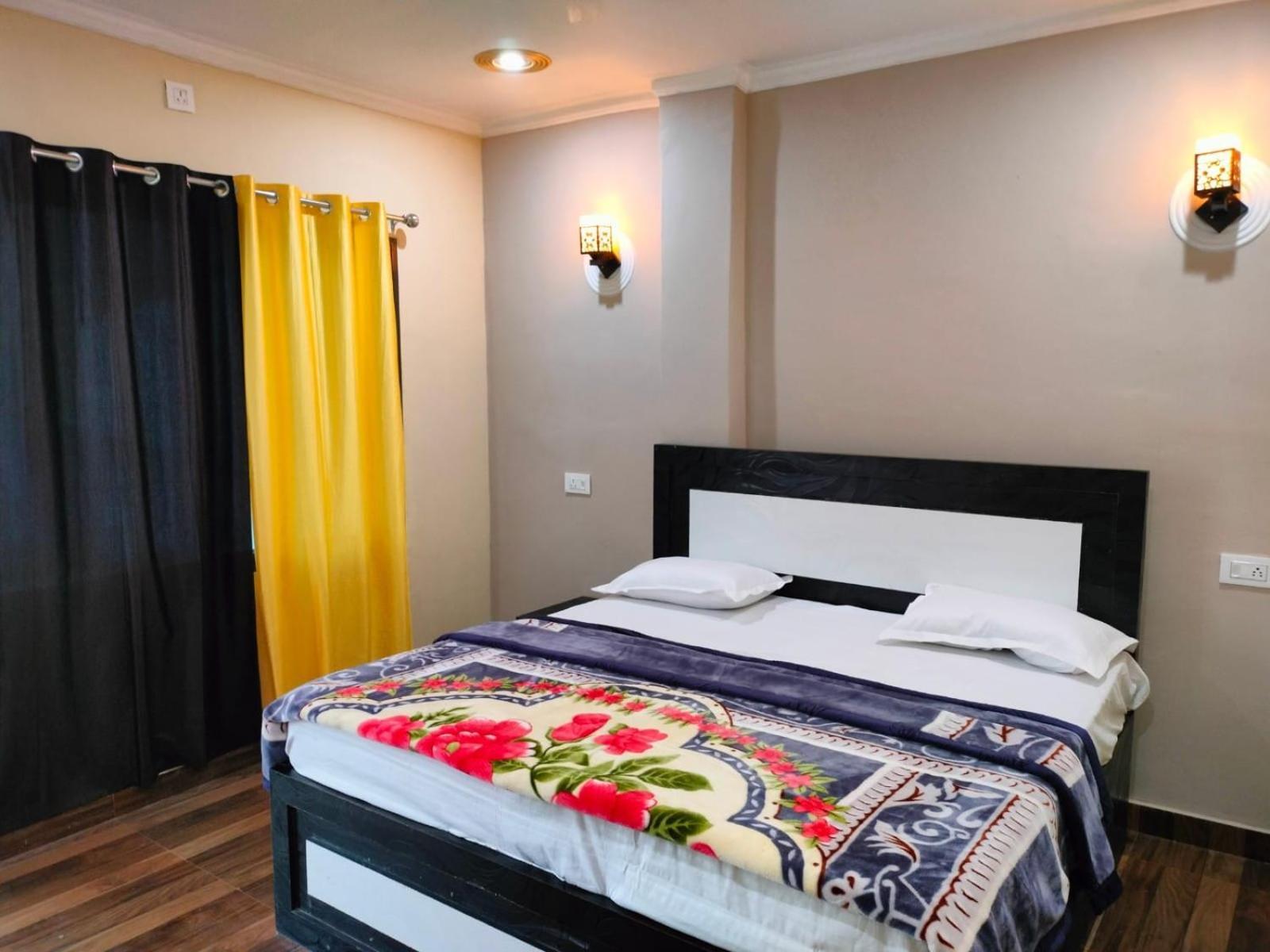 Mohit Paying Guest House Varanasi Exterior photo