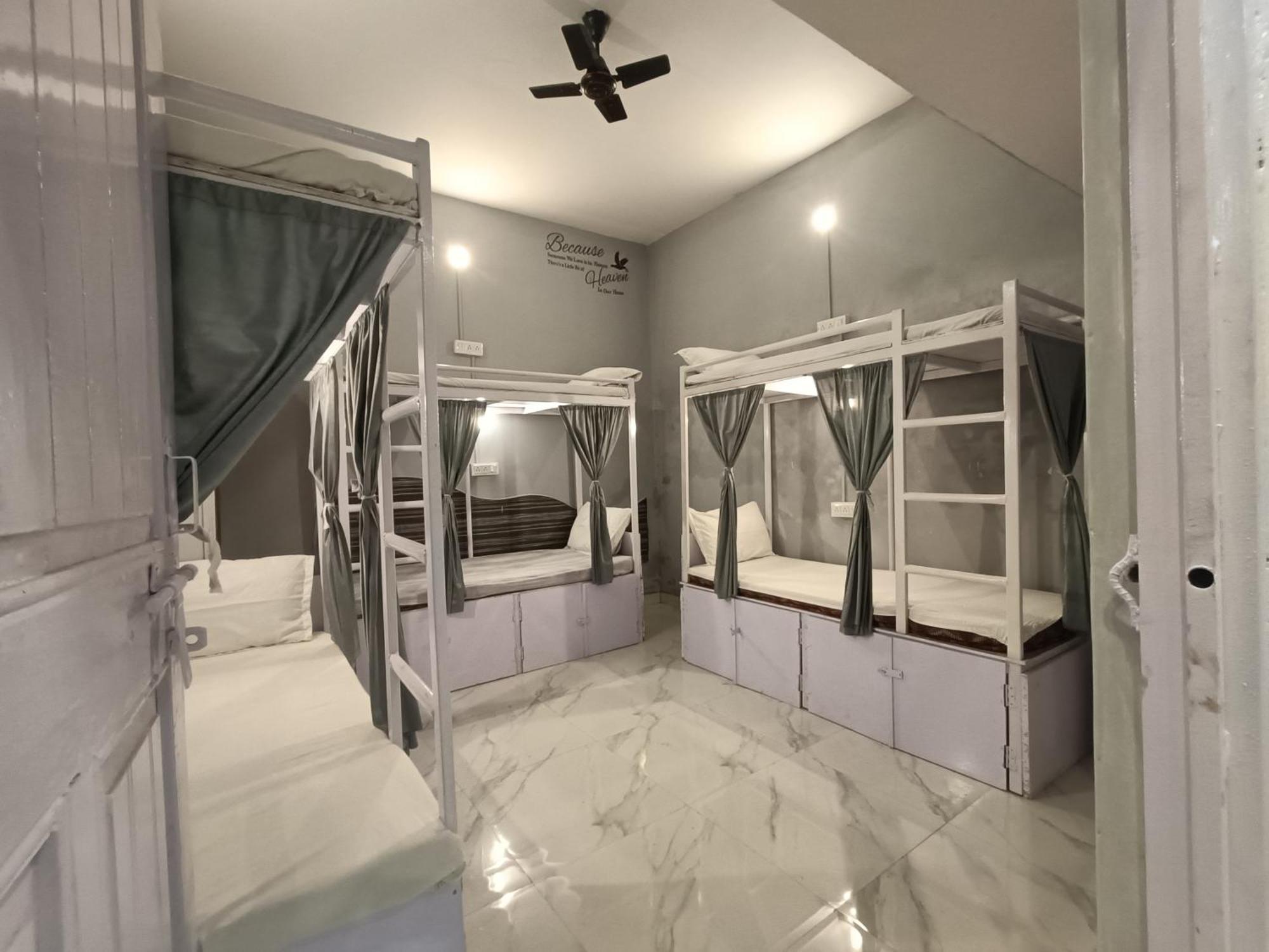 Mohit Paying Guest House Varanasi Exterior photo